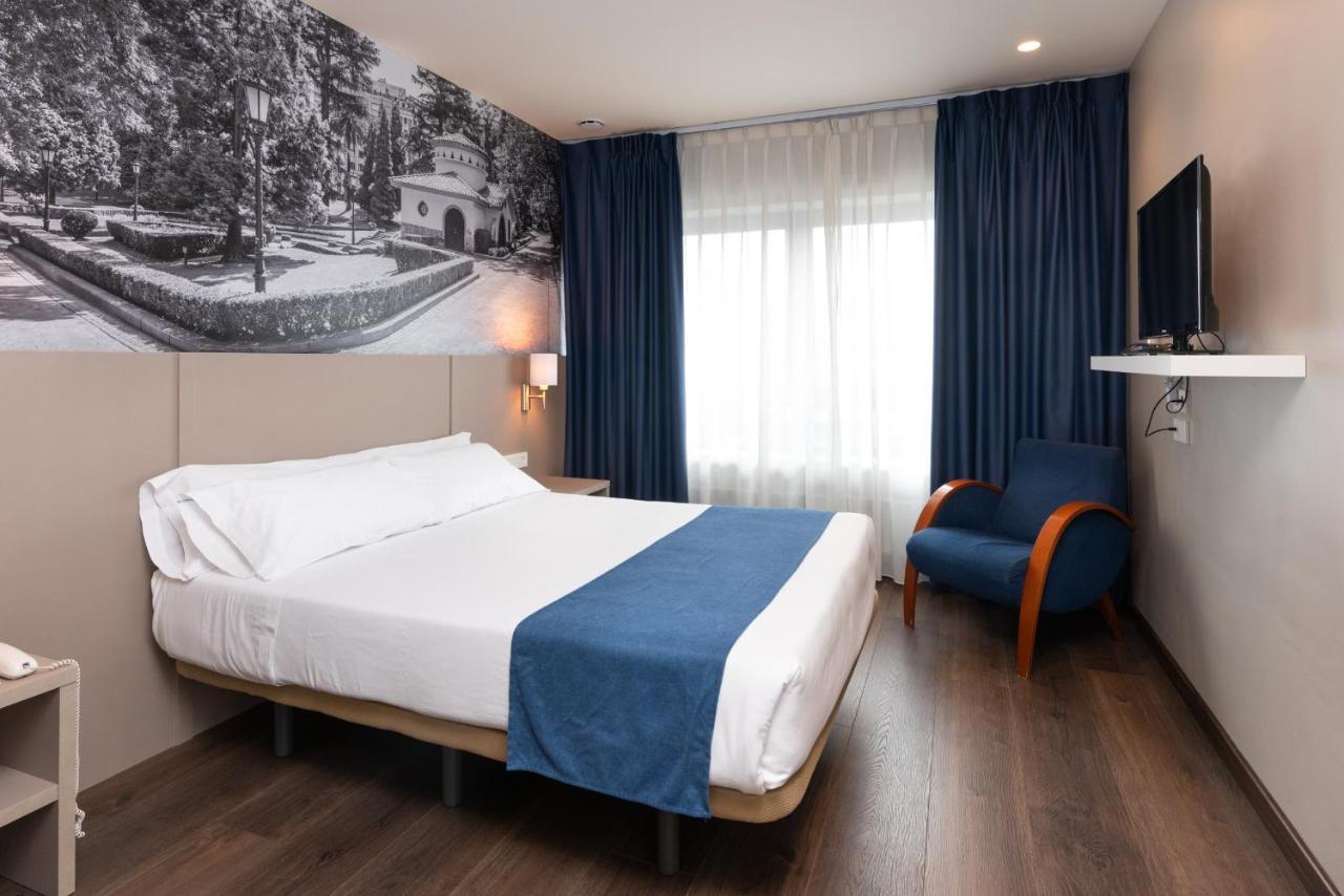 Aparthotel Campus Oviedo Dış mekan fotoğraf