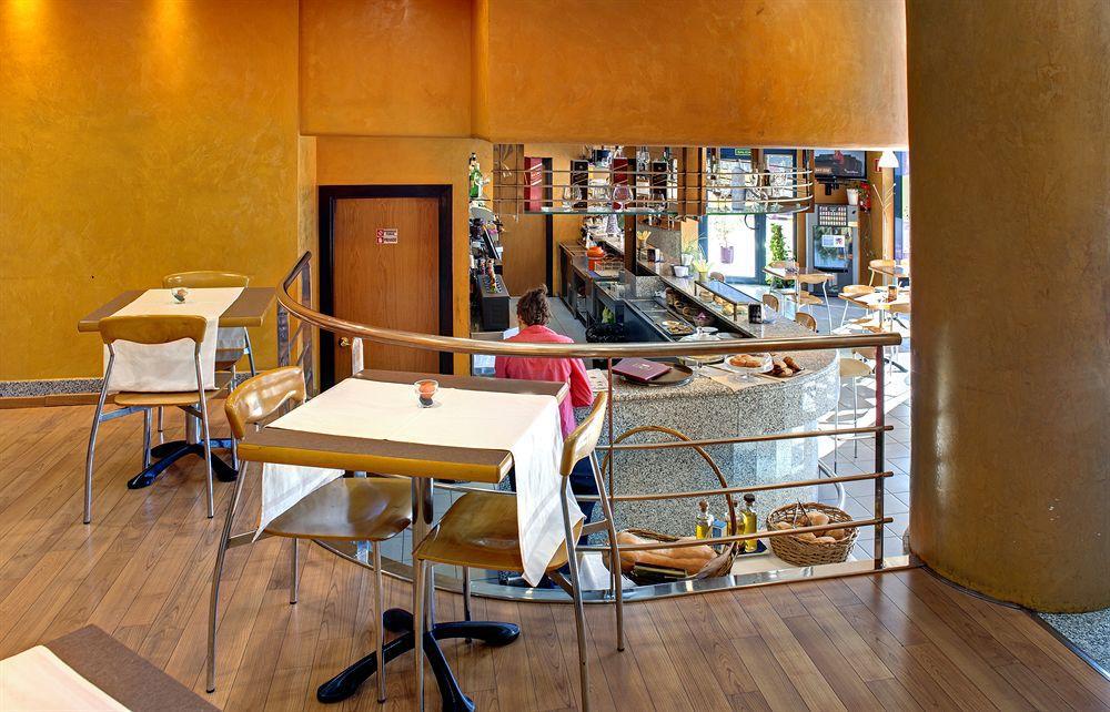 Aparthotel Campus Oviedo Dış mekan fotoğraf