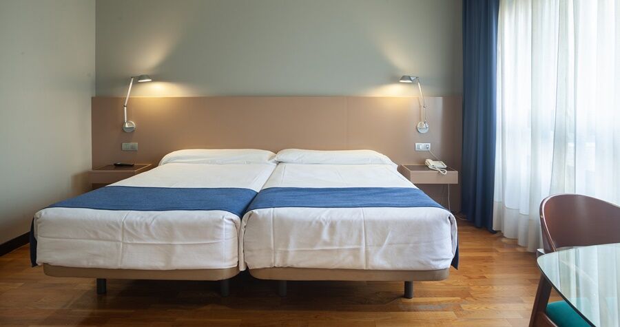 Aparthotel Campus Oviedo Dış mekan fotoğraf