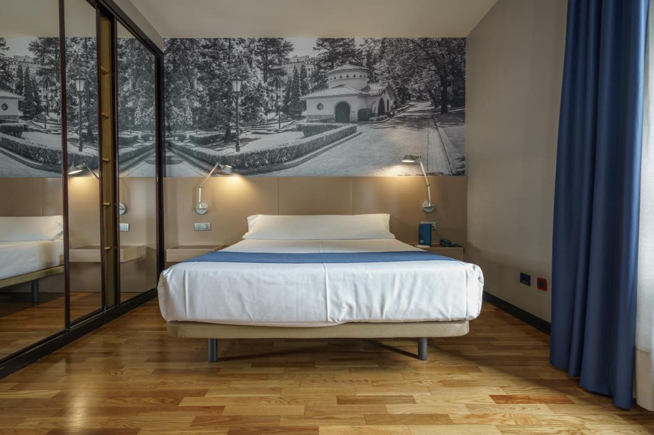 Aparthotel Campus Oviedo Dış mekan fotoğraf