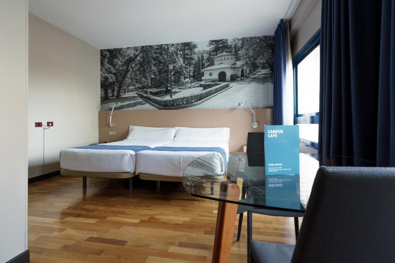 Aparthotel Campus Oviedo Dış mekan fotoğraf