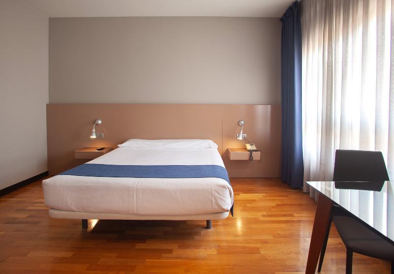 Aparthotel Campus Oviedo Dış mekan fotoğraf