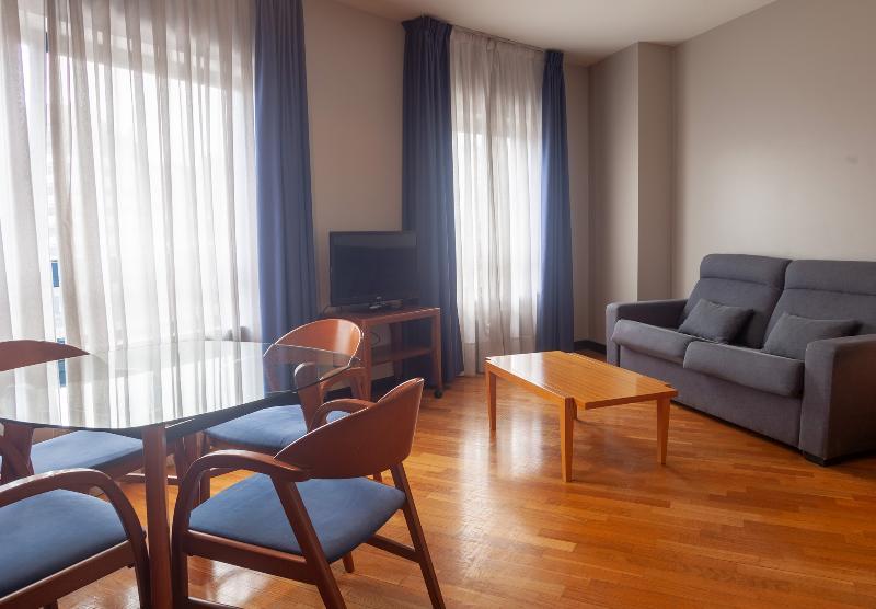Aparthotel Campus Oviedo Dış mekan fotoğraf