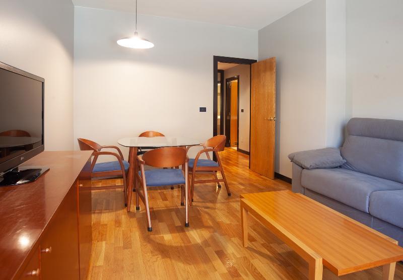 Aparthotel Campus Oviedo Dış mekan fotoğraf
